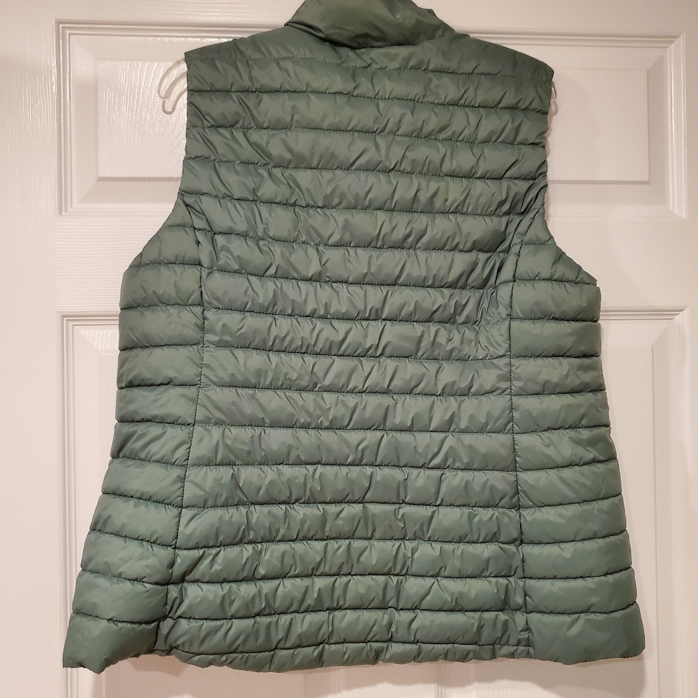 Old Navy Green Quilted Puffer Vest, XL - Picture 3 of 6